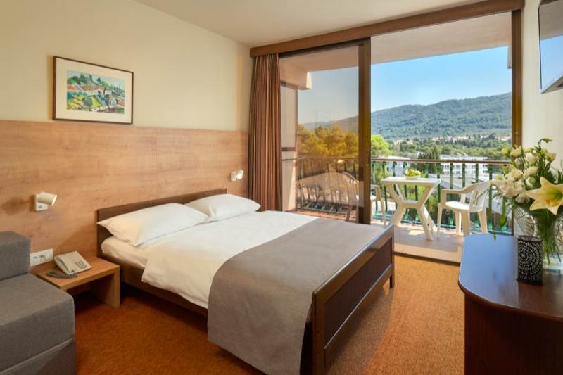 Arkada_Sunny_Hotel_Classic_room_balcony_parkside_2_800